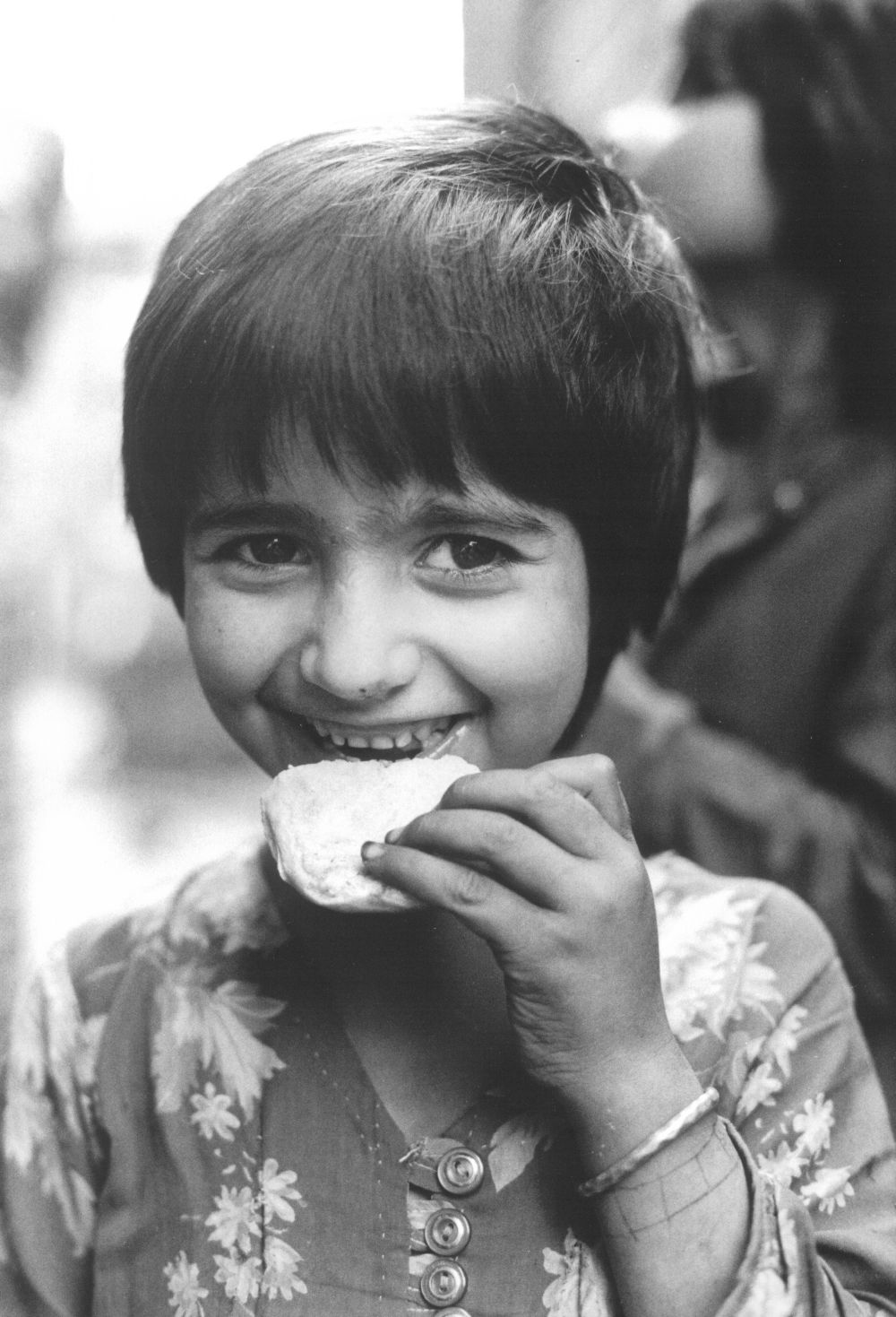 14_child_eating