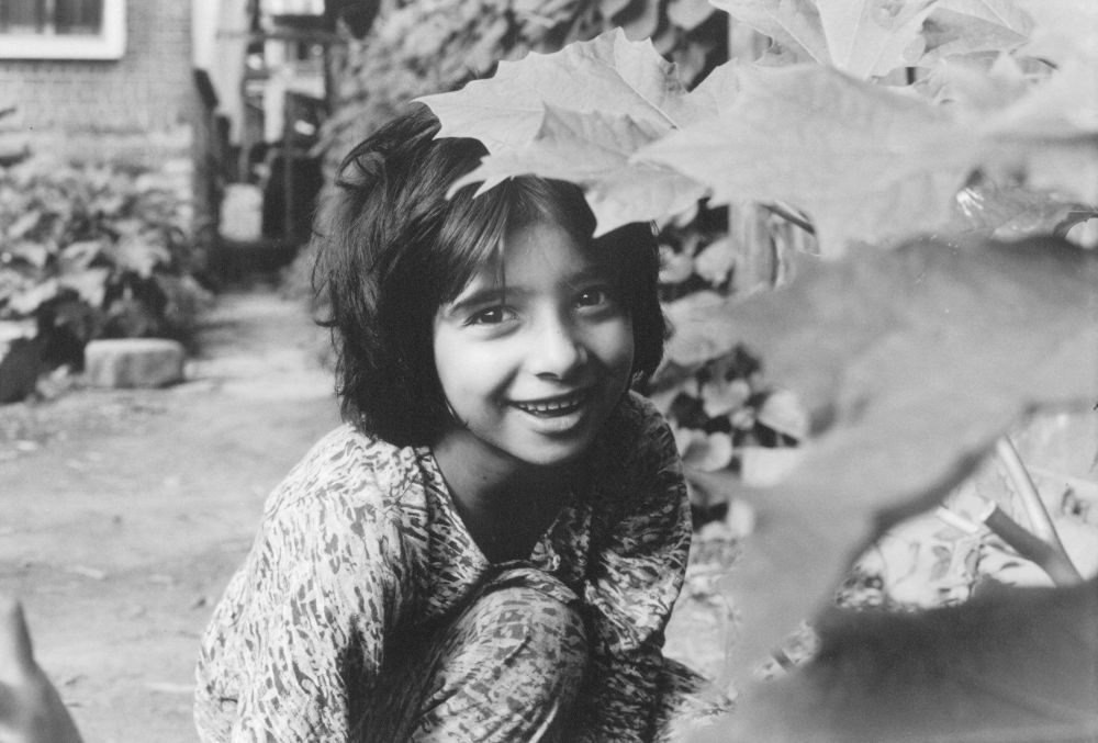 35_child_leaf